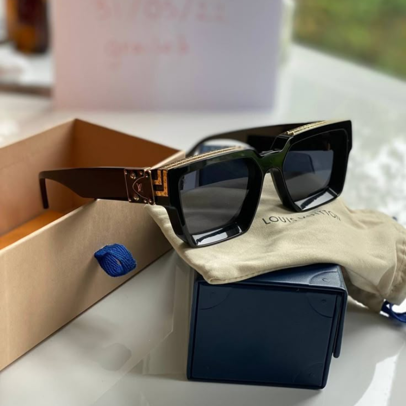LOUIS VUITTON MILLONAIRE